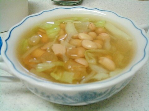 大豆とキャベツ、玉葱の和風スープ